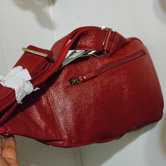 NEW AMERIBAG Sling Bag Backpack Deep Red Pebbled Leather Multiple Pockets - Picture 5 of 7